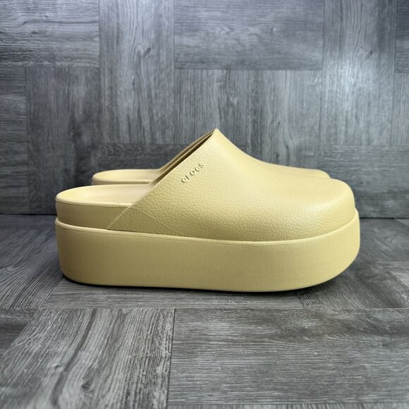 CROCS Dylan Platform Women's size 8 Wheat Clogs - Picture 1 of 7